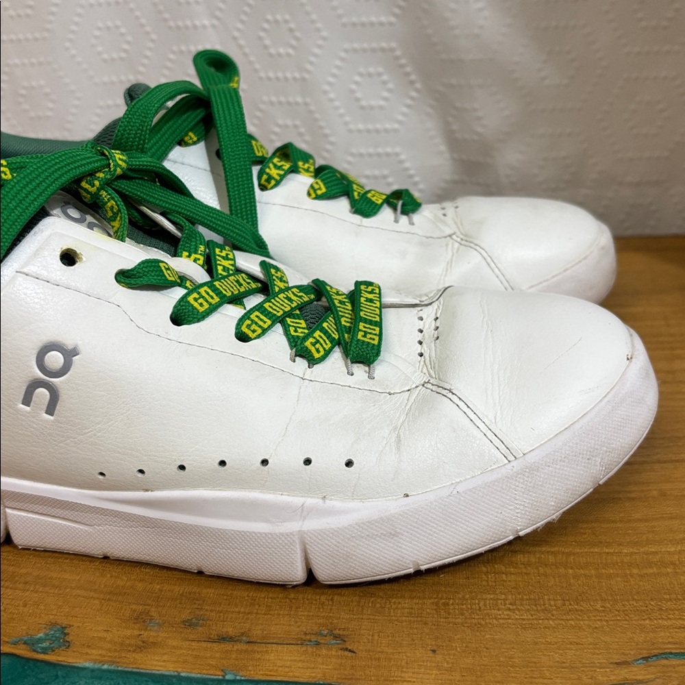 On Cloud Roger Women’s shoe Oregon Ducks - Picture 3 of 11